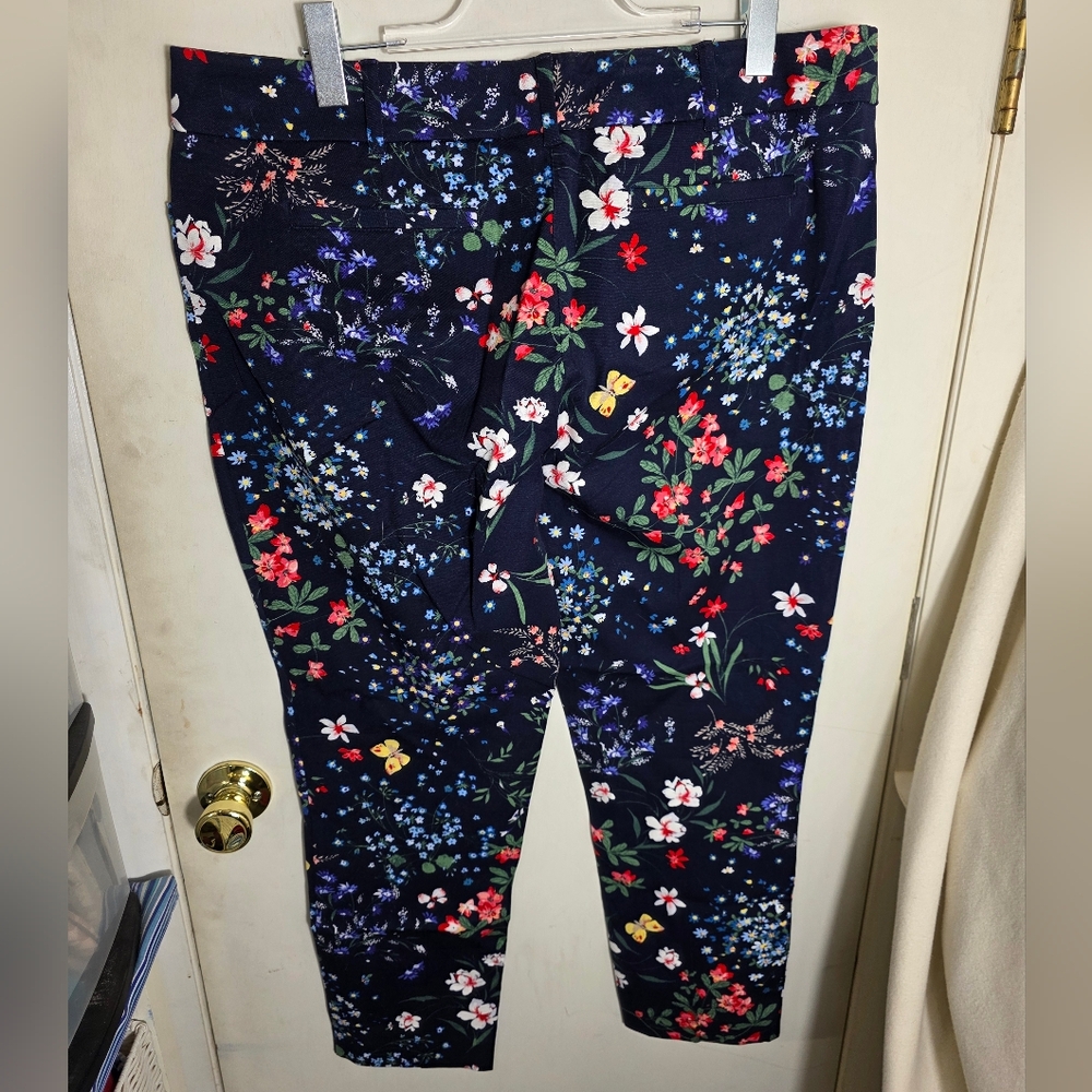 NWT New York & Company Slim Ankle Navy Blue Floral Plus Size 20 Pants - Picture 2 of 10